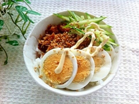 簡単節約☆マグロフレーク三色丼